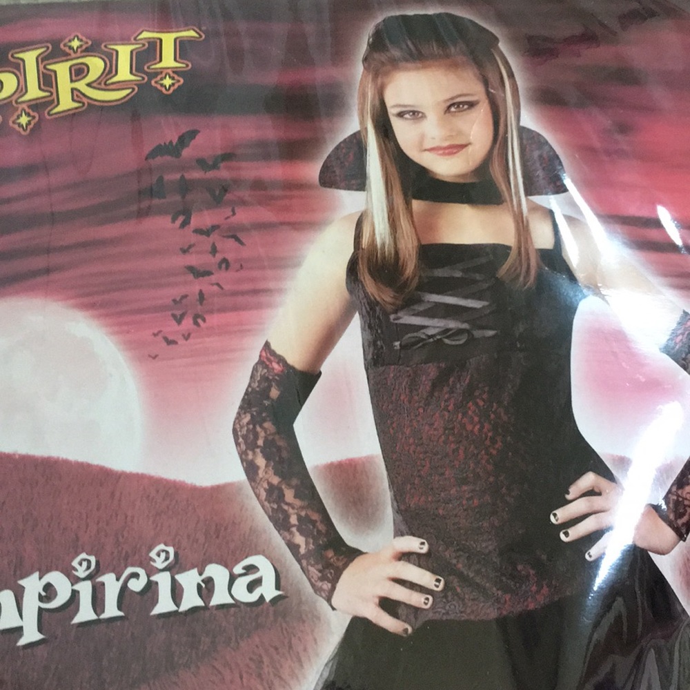 Vampirina vampire princess Halloween costume